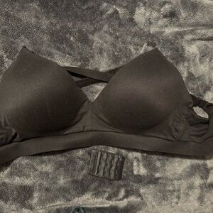 Kindred Bravely Black Minimalist Hands-Free Pumping & Nursing Bra